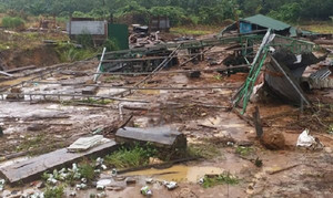 Xót xa những hình ảnh tan hoang sau lũ quét ở Kon Tum