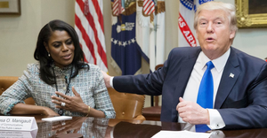 Cựu nhân viên Nhà Trắng nói ông Trump từng nhai và nuốt tài liệu mật