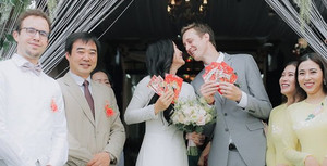 Nữ diễn viên Việt đầu tiên làm phi công kết hôn với chồng Tây