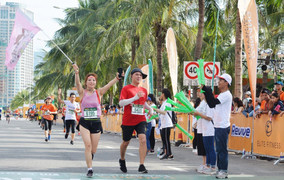 7.000 vận động viên, người dân tranh tài Marathon quốc tế 2018