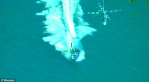 Nghẹt thở xem trực thăng hải quân truy bắt tội phạm ma túy trên biển