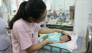 Bé gái mắc căn bệnh hiếm gặp, lần đầu tiên xuất hiện tại Việt Nam