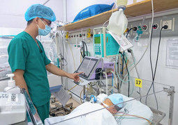 Bé trai 1 ngày tuổi ngưng tim, ngưng thở đột ngột vì căn bệnh di truyền quái ác