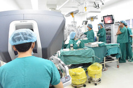 Bệnh viện Chợ Rẫy dùng robot cắt 2 khối u cứu sống bệnh nhân