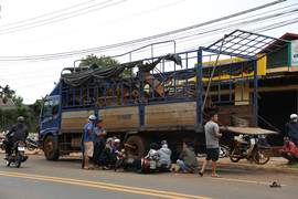 Tông vào xe tải, người đàn ông đi xe máy chết tại chỗ