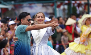 Đi khắp Sun World để say trong lễ hội