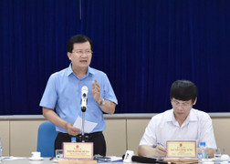 Phó Thủ tướng Trịnh Đình Dũng: Tuyệt đối không chủ quan khi ứng phó bão số 4