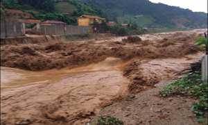 Thanh Hoá nằm trong tâm bão số 4, nguy cơ rất cao xảy ra sạt lở đất và lũ quét