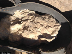 Kinh ngạc phát hiện loại vi khuẩn cực độc tồn tại bên trong ngôi mộ cổ 3.200 năm