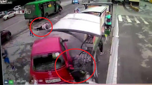 Clip: Nữ tài xế đạp nhầm chân ga, gây tai nạn thảm khốc