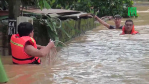 Bão số 4 quét qua Nghệ An: Nước ngập đến cổ, ít nhất 4 người chết