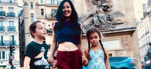 Sau ly hôn, Hồng Nhung đưa hai con đi du lịch châu Âu