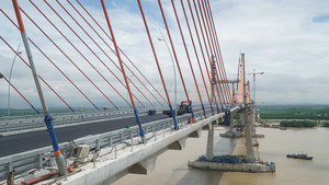 Ảnh: Hai tuần trước khi thông xe, cầu hơn 7.000 tỷ đồng nối Hải Phòng - Quảng Ninh thế nào?
