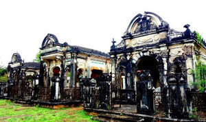 Khu mộ cổ 1.000 m2 của gia tộc miền Tây