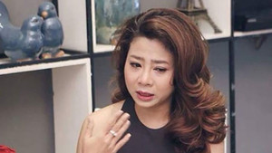 'Mai Phương phải điều trị chứng mục xương, nếu không sẽ bị gãy chân'