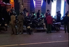 Hai nhóm thanh niên hỗn chiến trước quán bar, nhiều người bị chém