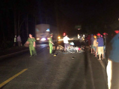 2 xe máy tông nhau, 3 người thương vong