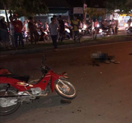 Xe máy va chạm xe tải, 2 người chết tại chỗ 