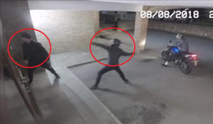 Clip: Rủ nhau đi ăn trộm, bị đồng bọn ném gạch trúng đầu ngất lịm