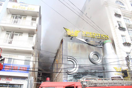 Quán bia ở Lâm Đồng cháy ngùn ngụt, nhiều du khách chạy tán loạn