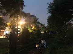 Thi thể người đàn ông cầm kim tiêm ven sông Tô Lịch