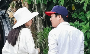 Trường Giang - Nhã Phương về quê thắp hương tổ tiên sau lễ đính hôn