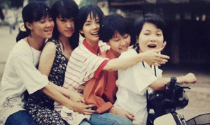 Ảnh thuở học trò gây sốt của MC có nụ cười rạng rỡ nhất VTV