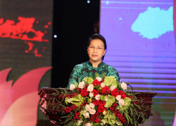 Chủ tịch Quốc hội dự Giao lưu “Biên cương thắm tình hữu nghị”