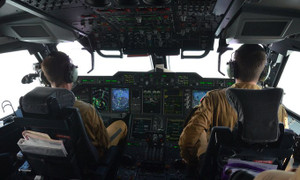 Có gì bên trong vận tải cơ 76 tấn của Pháp đang ở thăm Việt Nam?