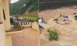 Clip: Lũ quét nhấn chìm trường học ở Sơn La, thầy trò hoảng loạn chạy lên cao tránh lũ