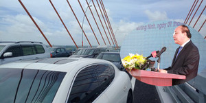 Video: Thủ tướng phát lệnh thông xe cao tốc Hạ Long - Hải Phòng và cầu Bạch Đằng