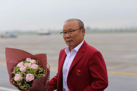 Báo Hàn ngạc nhiên với cách người hâm mộ chào đón Olympic Việt Nam