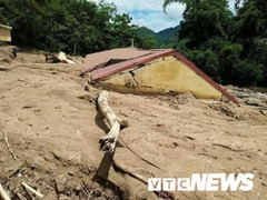 Mưa lũ càn quét kinh hoàng ở Bắc Bộ và Bắc Trung Bộ: Ít nhất 16 người chết và mất tích
