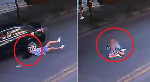 Clip: Sang đường bị ô tô tông ngã sấp mặt, cô gái lập tức ngồi dậy chỉnh tóc