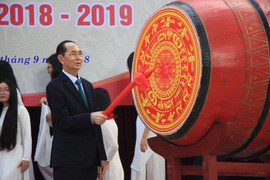 Chủ tịch nước Trần Đại Quang đánh trống khai giảng năm học mới
