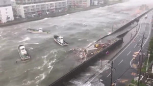 Video: Siêu bão Jebi tàn phá miền Tây Nhật Bản