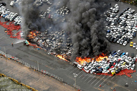 Clip: Kinh hoàng hơn 100 ô tô cháy ngùn ngụt trong siêu bão Jebi