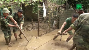 Cảm động tình người sau mưa lũ ở Thanh Hóa