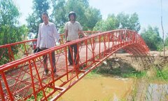 Người nông dân nối liền đôi bờ bằng công nghệ xây cầu siêu nhanh