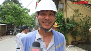 Video: Dân Hà Nội kể lại giây phút hoảng loạn khi nhà rung lắc