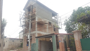 Sập giàn giáo thi công nhà dân ở Hà Nội, 3 người thương vong