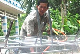 Máy diệt rầy 'của chung' của ông Hai Thuận