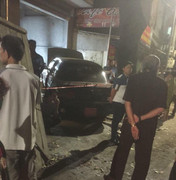 Hoảng hồn phát hiện thi thể thợ sửa ô tô dưới gầm xe