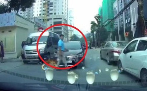 Clip: Pha sang đường ngơ ngẩn của người đàn ông khiến dân mạng dở khóc dở cười