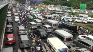 TP.HCM thu phí ô tô vào nội đô: Người dân nói gì?