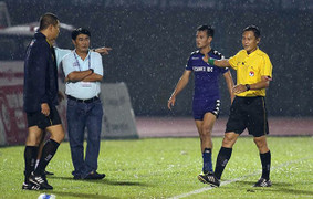 HLV Lê Thụy Hải chê trọng tài 'bẻ còi' hy hữu ở V-League quá kém