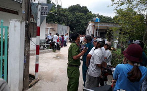 Nhân viên nhà nghỉ tá hỏa thấy thi thể khách treo cổ trong phòng