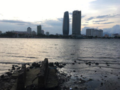 Tá hỏa phát hiện thi thể nam thanh niên nổi trên sông Hàn