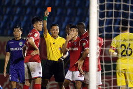 BLV Quang Huy: Trọng tài Việt Nam bắt kiểu bù trừ là không văn minh