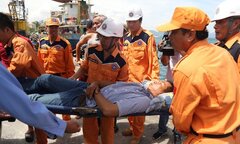 10 ngư dân Quảng Ngãi bị ngộ độc, hôn mê trên biển sau khi ăn cá chình